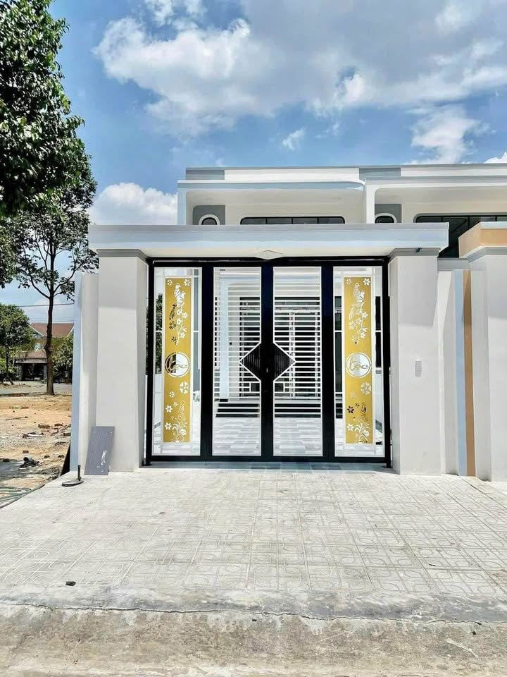 Bán nhà 1 trệt 1 lửng, 84m2, gần sân bay Biên Hòa, Đồng Nai