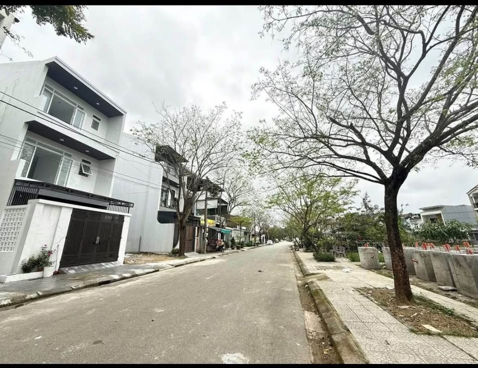 Bất động sản view kênh Bàu Vá, đường Hà Văn Chúc, sổ hồng 2025, giá siêu yêu