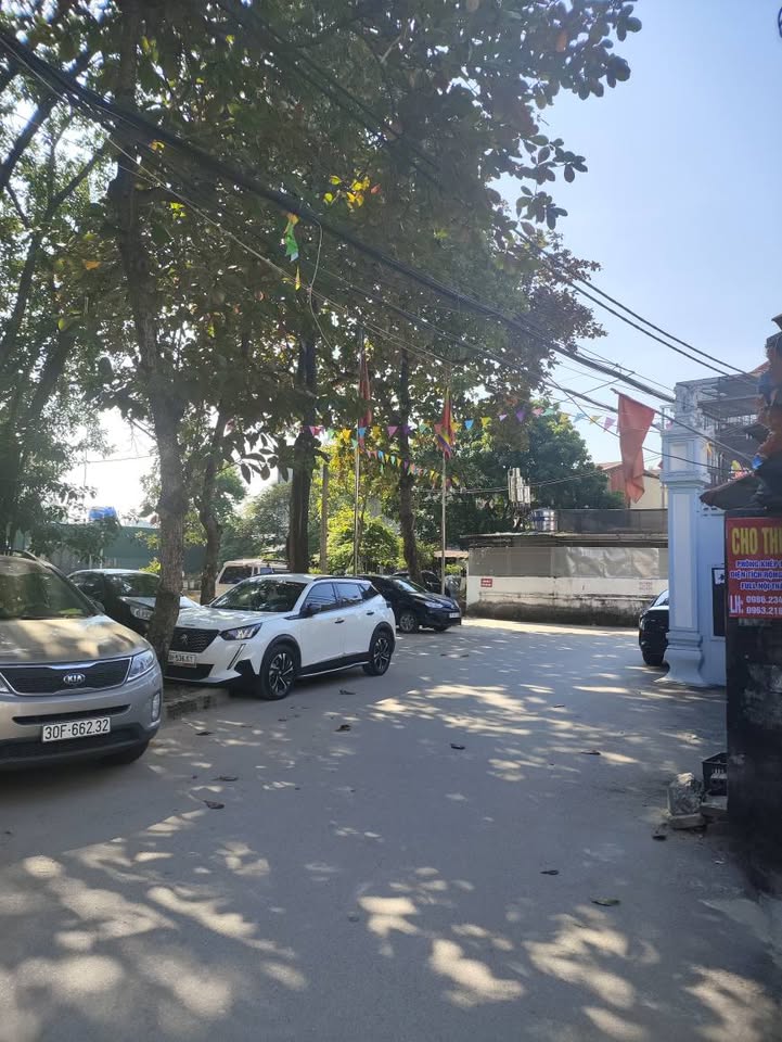 Nhà xinh sát phố, ô tô đỗ cửa, 2 thoáng vi vu