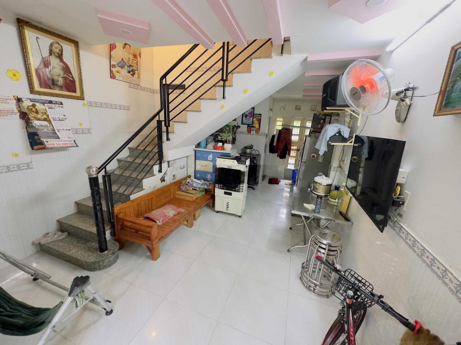 Bán nhà riêng tại xã Xuân Thới Sơn TPHCM