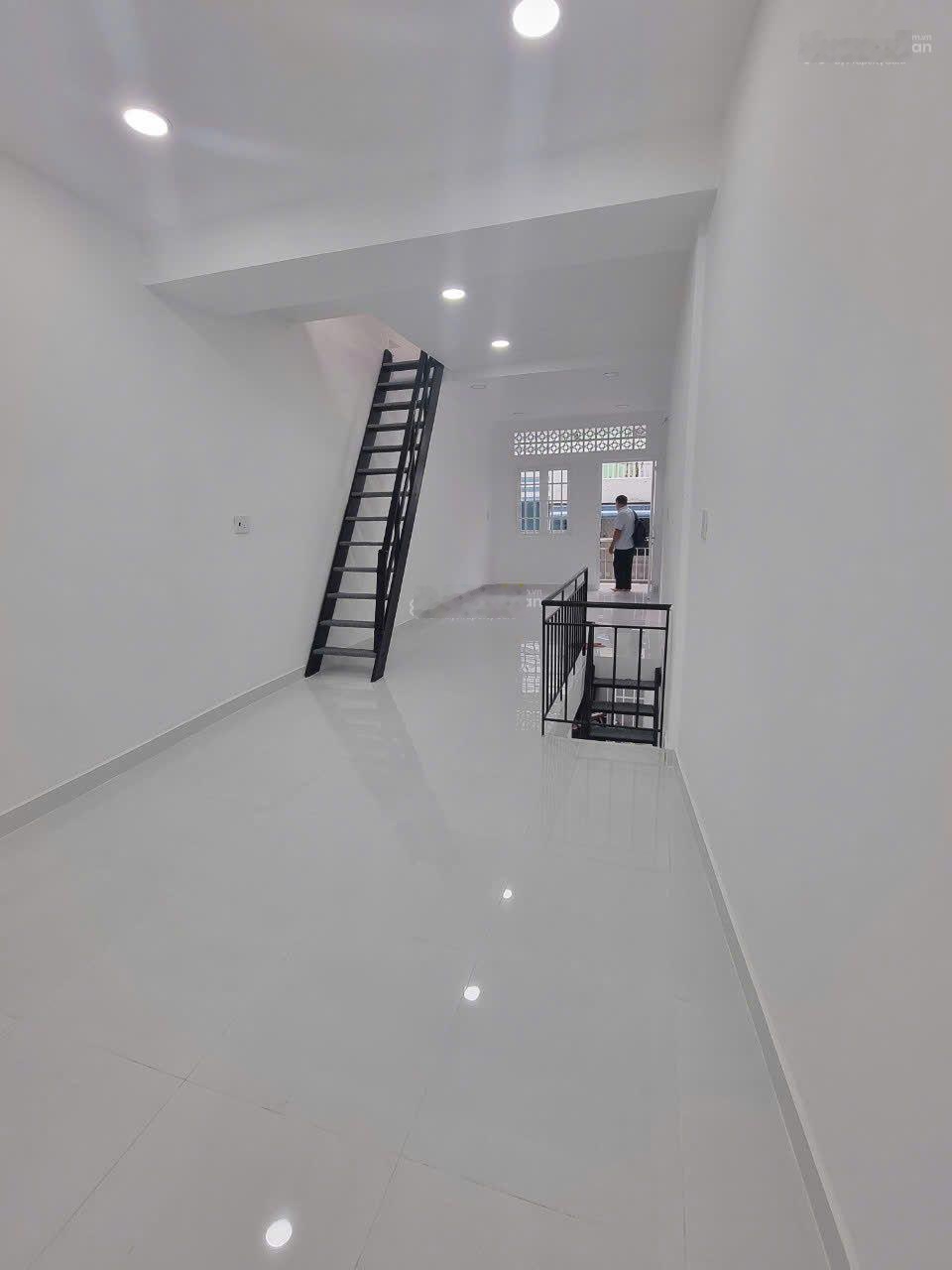 Bán gấp trong tuần để xuất cảnh - Bán nhà Trần Hưng Đạo 35m² - 3 tầng - 6 tỷ - siêu rẻ