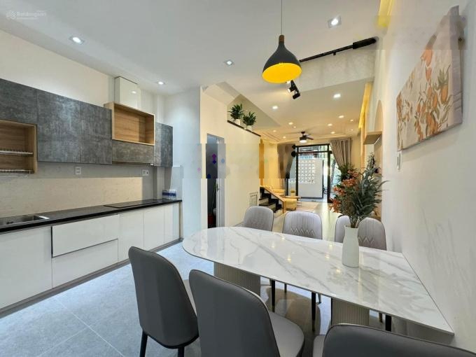 Bán nhà Nguyễn Thượng Hiền, Bình Thạnh, Đang cho thuê 14tr/th, 50m2, 4PN, 4WC, HXH 5m, 2tỉ050. SHR