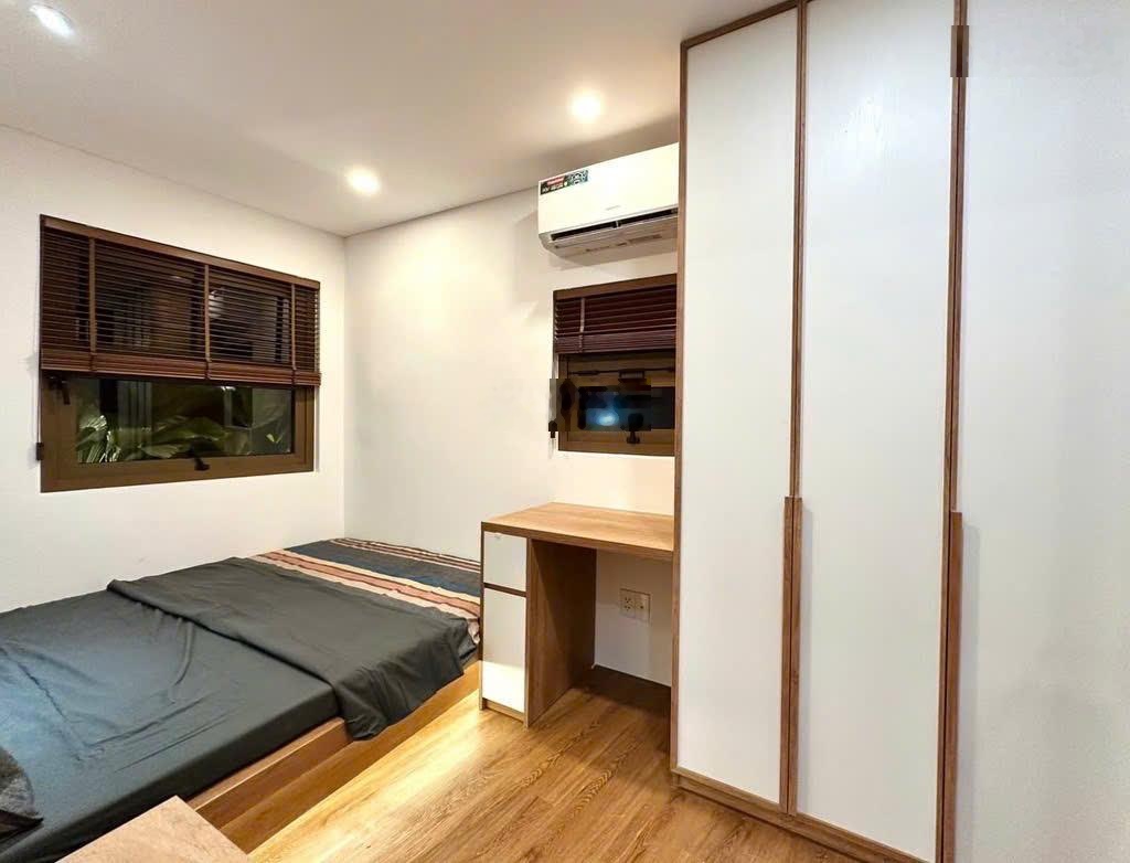 Bán nhà 28m2, 1 trệt 1 lầu hẻm chuẩn xe hơi đậu cửa. giáp lê quang định, kế bên chợ bà chiểu.