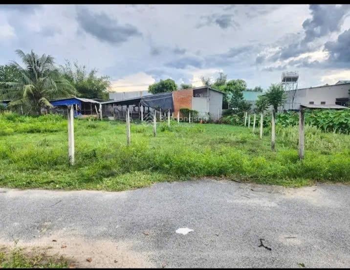 Chủ kẹt cần bán gấp 99m2 full thổ giá ngộp 950tr mặt tiền đường nhựa, xã nhuận đức, củ chi