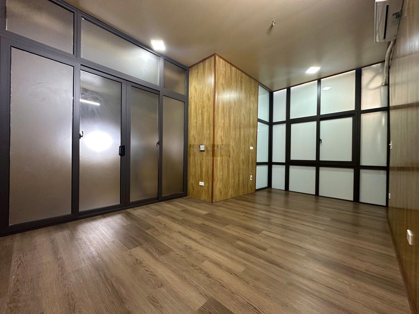 Siêu rẻ! Nhà đẹp Nguyễn Xiển 30m2, 3 tầng, đủ công năng, 2.5 tỷ