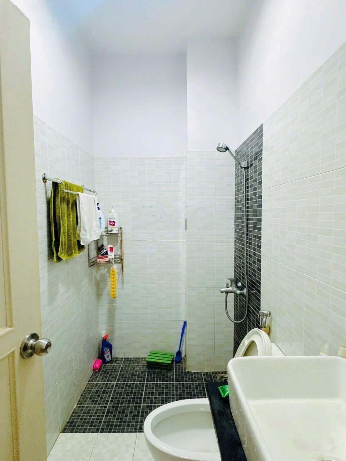 Gấp. Bán nhà riêng kinh doanh tiệm vàng mặt tiền ngay chợ Đệm TPHCM