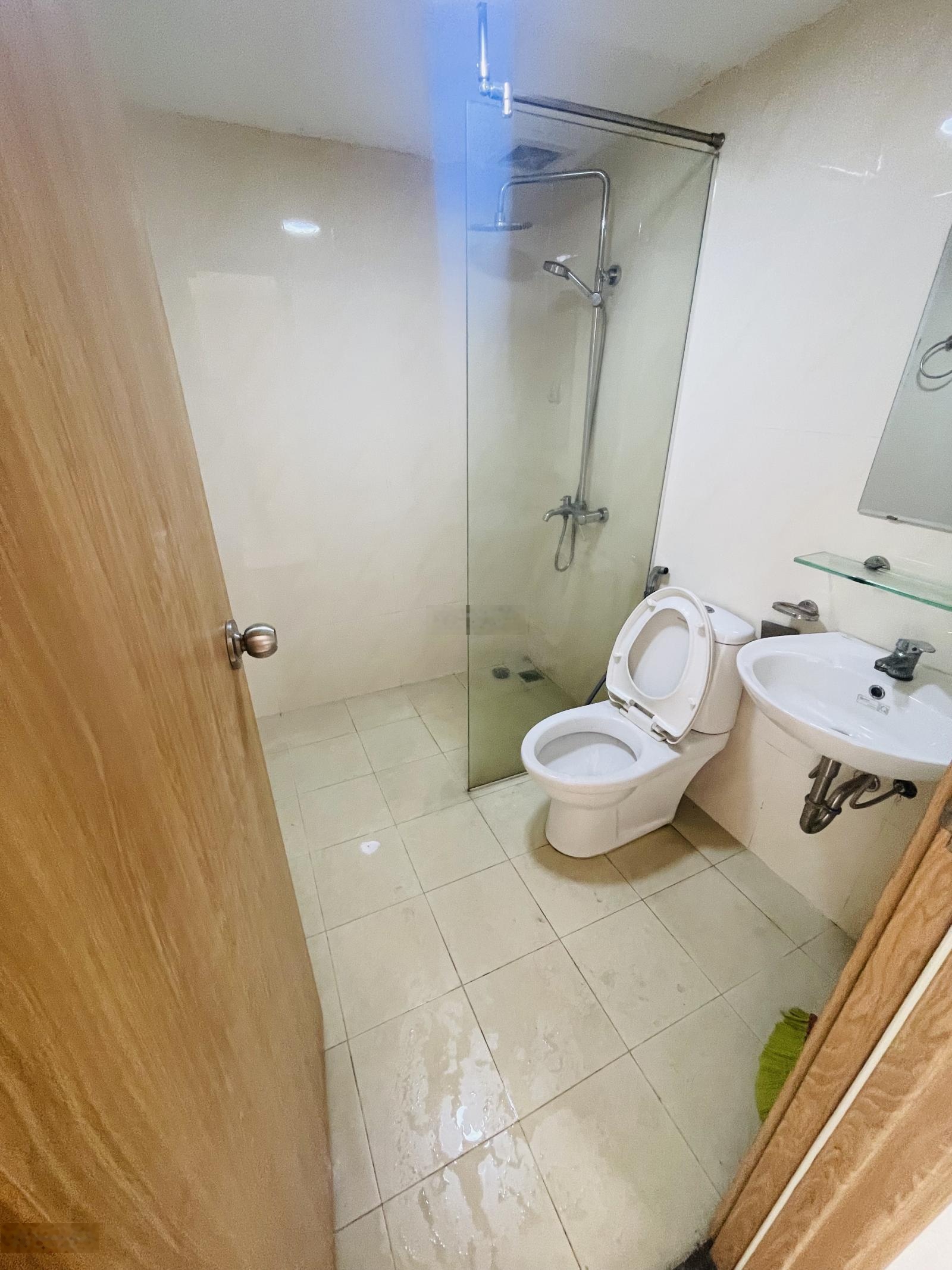 Cho thuê 40m2/1pn 1wc có 1 giường, tủ đồ, rèm 5,5tr/tháng - Ở liền nhà sơn mới