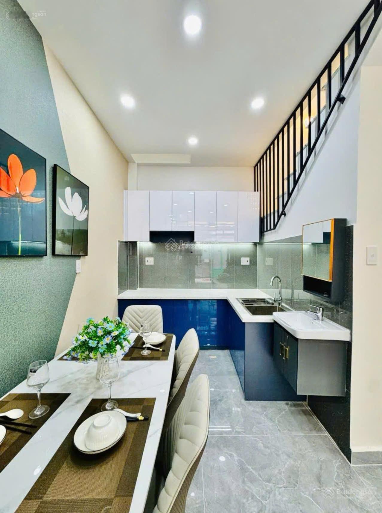 Bán gấp nhà đang ở 4x15m, có 1 lầu. Giá 870 triệu . Kế bên Bách Hóa Xanh, Trần Đại Nghĩa