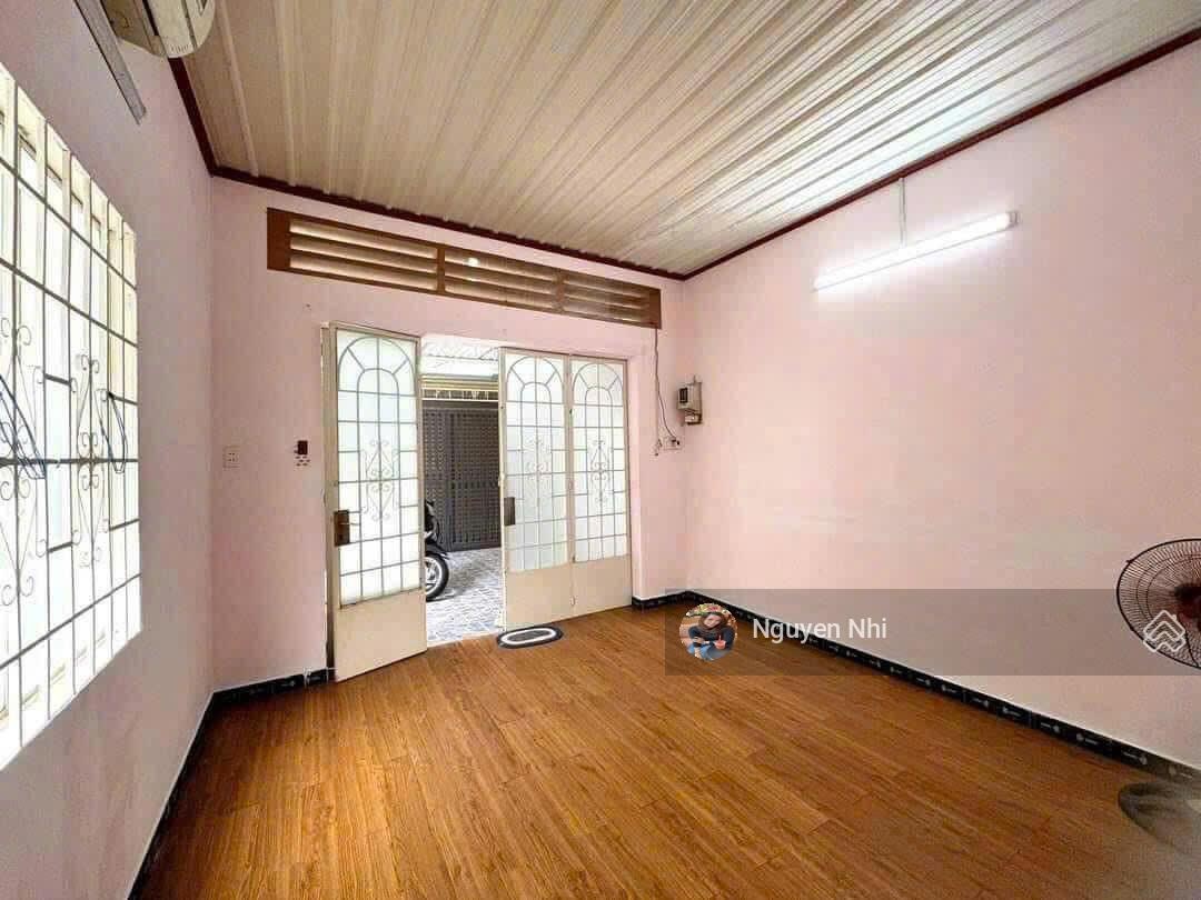 Cho thuê nhà cấp 4 hẻm Giáo Xứ Thuận Hòa, Phường Tân Phong. DT 127,9m2, 5tr/tháng, LH 0977314031