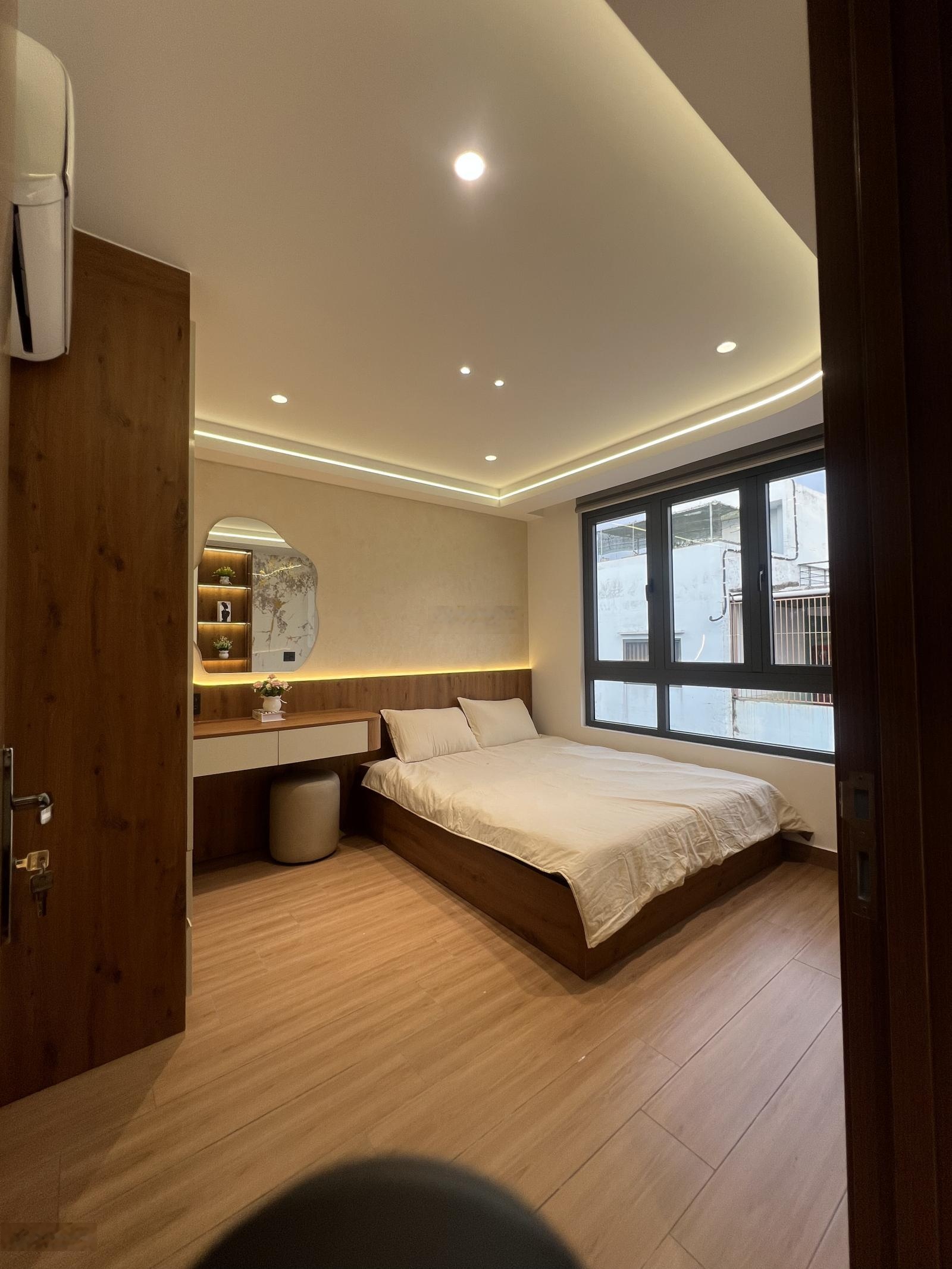 Nhà mới full nội thất 5 tầng hiện đại gần trường học vài bước ra xe hơi tránh giá hơn