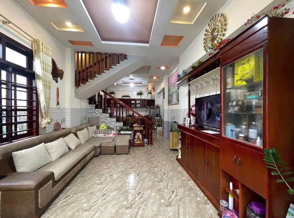 Nhà 1 trệt 1 lầu áp mái đẹp mê ly tại Đà Lạt, sẵn sàng đón bạn về