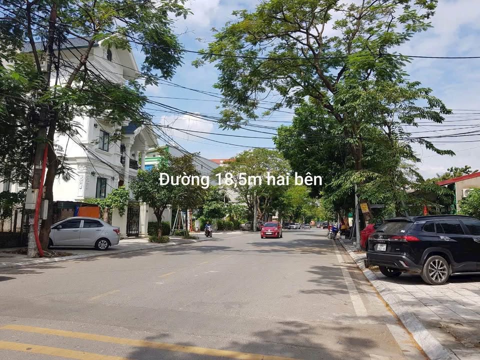 Bán đất vàng 99m2 tặng nhà kiên cố, mặt tiền 5.5m, vị trí vàng Nguyễn Công Trứ, Vĩnh Yên