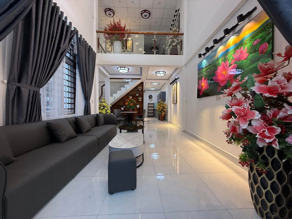 Nhà 2 mặt tiền kiệt ô tô tránh nhau, trung tâm Huế, 75m2, 3.1 tỷ