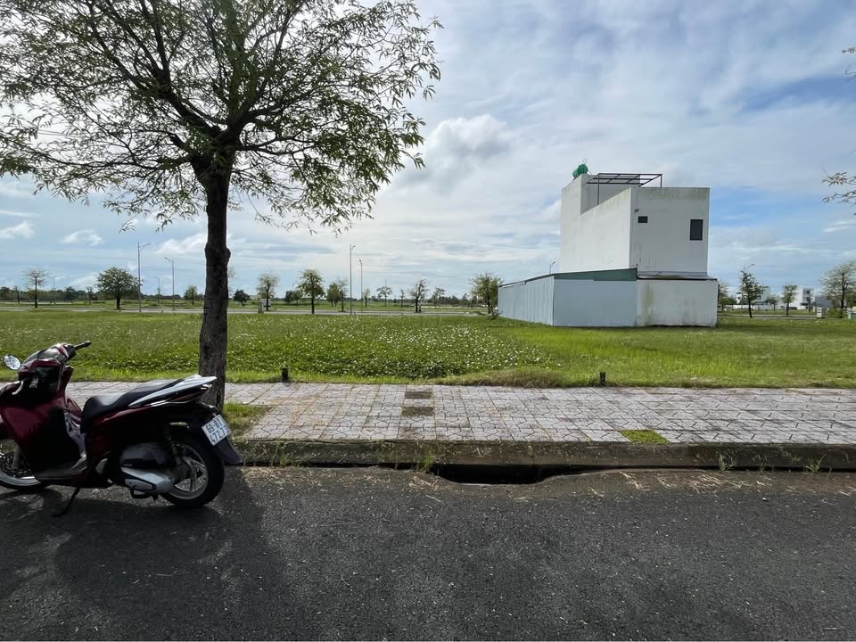 Nền đất vàng khu đô thị Happy Home Cà Mau, mặt tiền đường lớn, gần hồ sinh thái