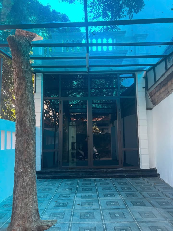 Nhà 145m2, 2 tầng, 3 phòng ngủ, hướng Tây, ngay trung tâm Thanh Hóa, ô tô vào tận sân