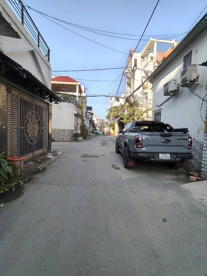 Cơ hội sở hữu mảnh đất góc tuyệt đẹp với 2 mặt tiền hẻm rộng chuẩn 6m, tọa lạc tại đường Liên Khu 45