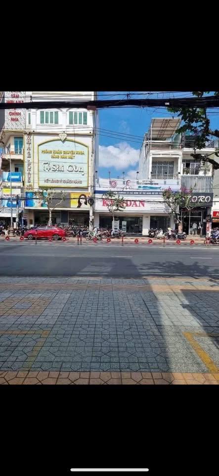 Bán nhà mặt tiền Đại Lộ Đồng Khởi, Bến Tre, kinh doanh sầm uất