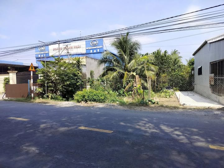 Đất 2 mặt tiền 555m2, giá hời nhất Bến Tre