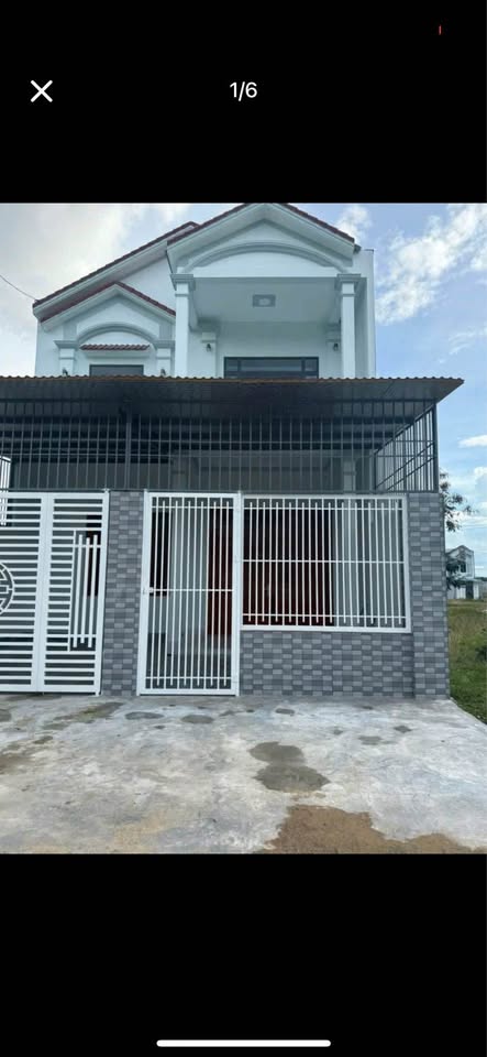 Nhà 3 tầng khang trang, sân rộng, hướng Bắc, giá tốt tại Kon Tum