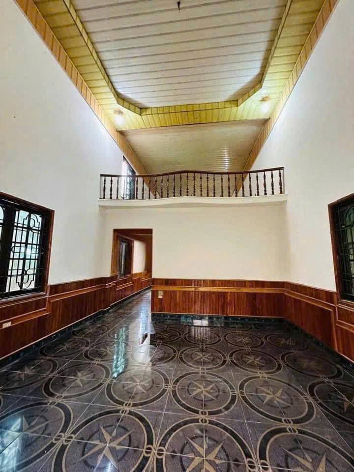 Nhà lô góc 2 tầng kiên cố, sẵn ở ngay - giá hời như mơ