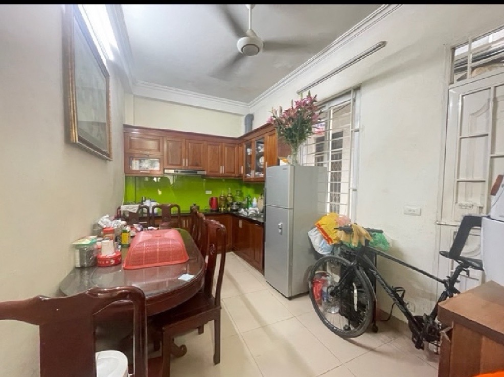 Nhà lô góc Long Biên, 5 tầng đẹp, ngõ rộng, vượng khí