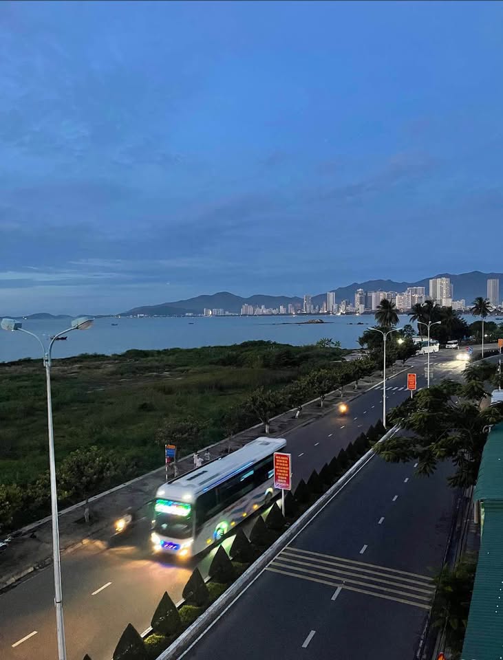 Căn góc view biển phạm văn đồng - dòng tiền 40 triệu/tháng - giá sốc 17,5 tỷ