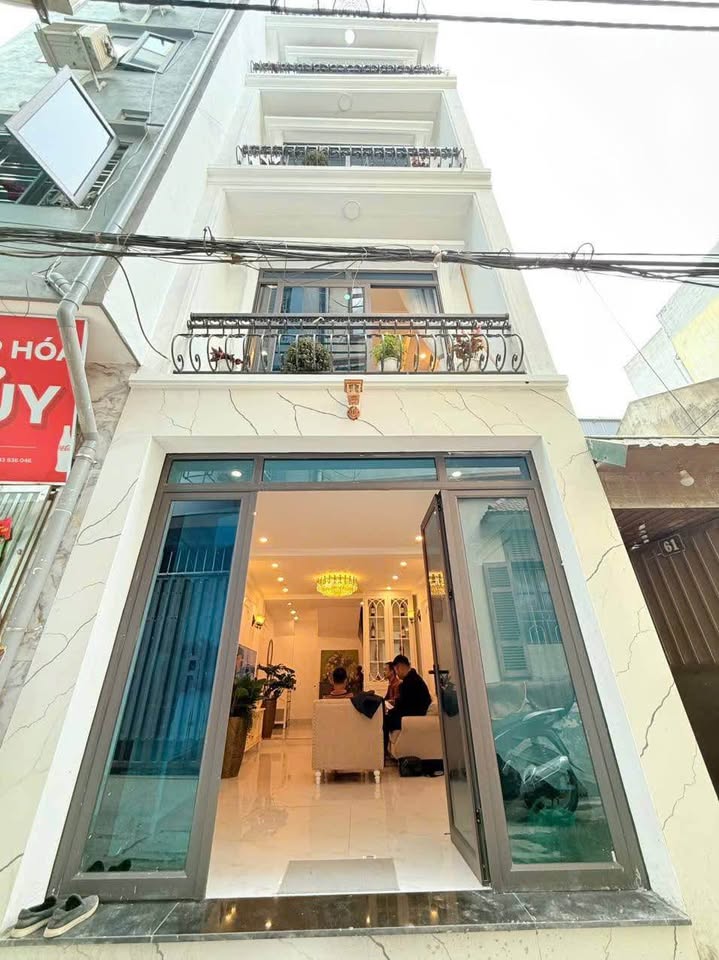 Nhà Xuân Đỉnh 5 tầng full nội thất, ô tô đỗ cửa, giá 9 tỷ sổ đỏ sẵn sàng