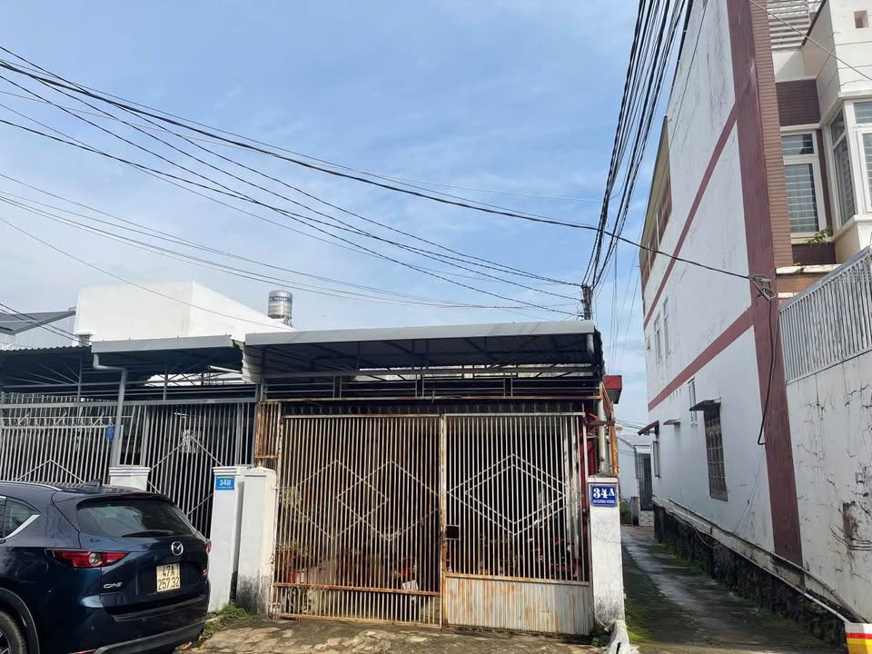 Bán nhà 3 mặt tiền đắc địa trung tâm phường Buôn Ma Thuột, giá 4,5 tỷ