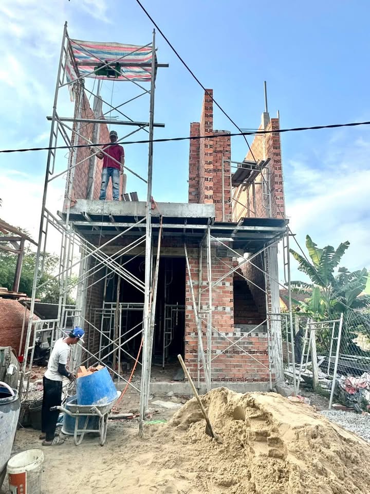 Bán nhà trệt lầu Chánh Hiệp, đường xe hơi, 3 phòng ngủ, diện tích 5m x 15.8m