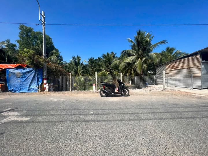 Đất mặt tiền đường HL, Phước Thạnh, gần khu công nghiệp Giao Long, thích hợp đầu tư