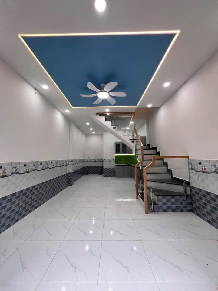 Bán nhà 2 lầu suốt, 2 phòng ngủ, hướng Nam, chỉ 1.39 tỷ tại Vĩnh Lộc A, Bình Chánh