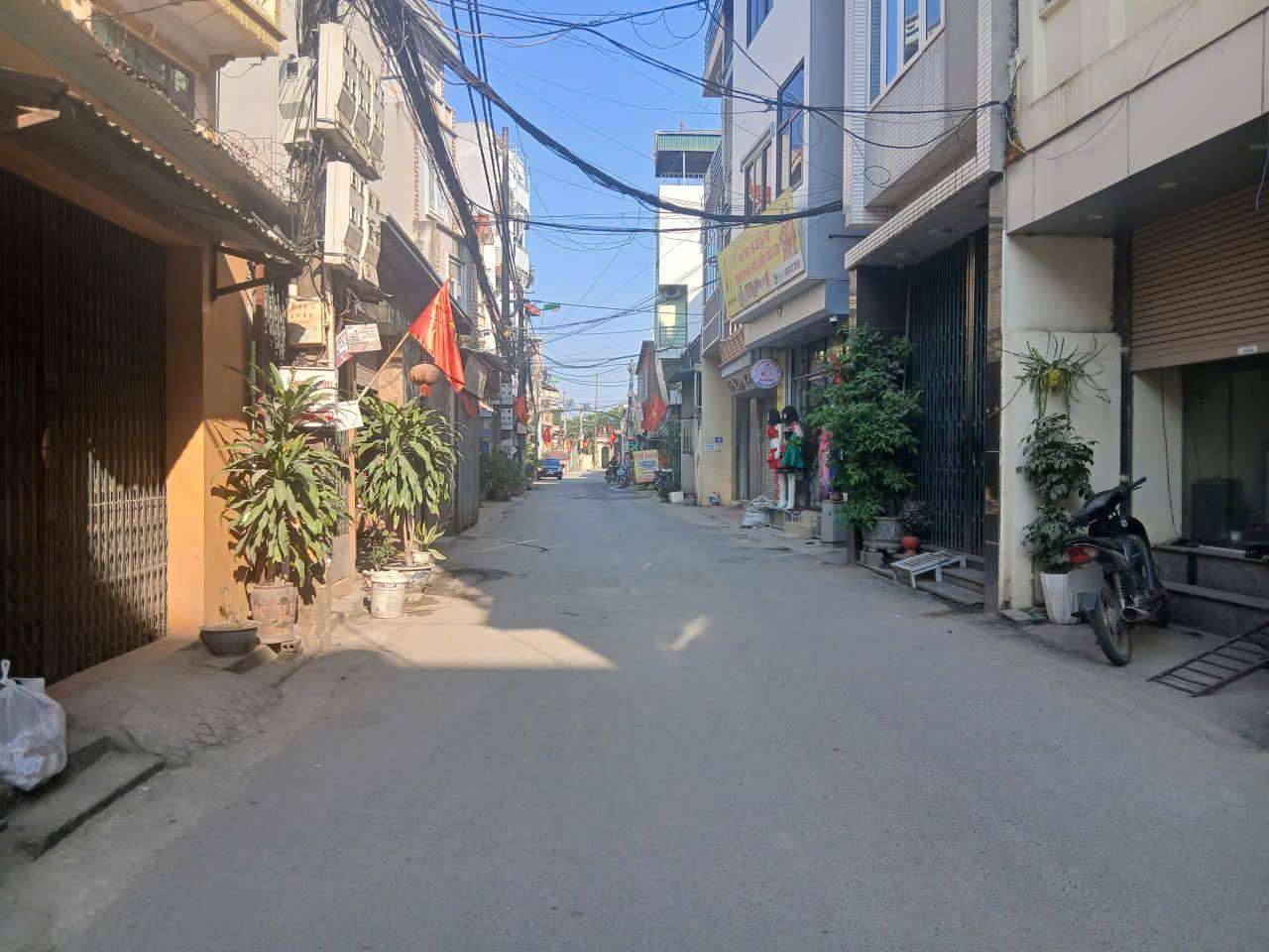 Nhỉnh 12 tỷ sở hữu nhà Tây Mỗ, 85m2, 5 ngủ, ô tô đỗ cửa, ra phố