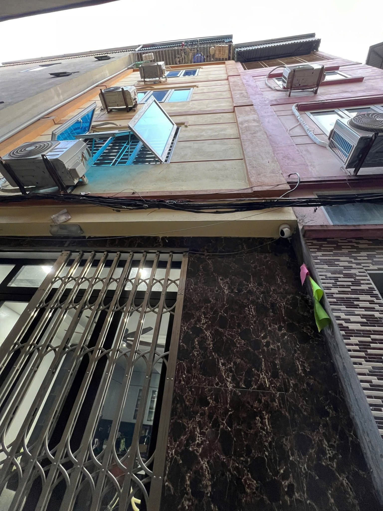 Nhà Mễ Trì 30m² xây 5 tầng, mặt tiền 4,1m, ngõ đẹp, gần hồ, chợ, tiện ích