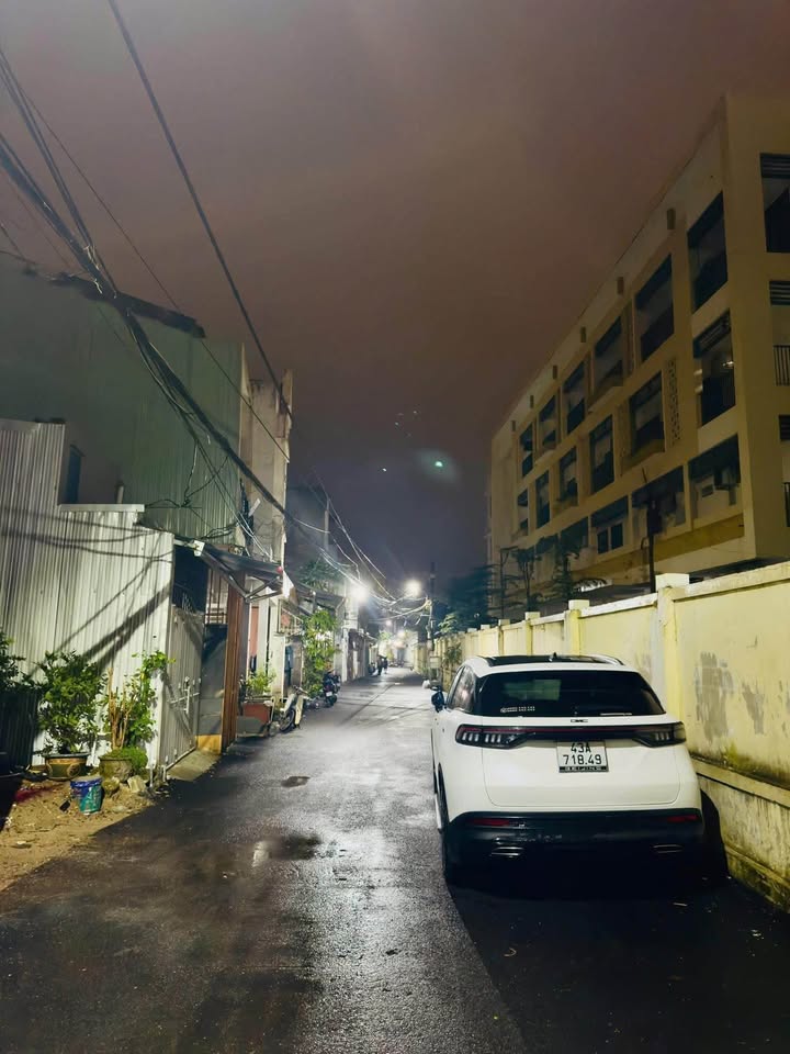 Nhà 2 tầng kiệt ô tô đậu đỗ, 50m² ngang 5m - 4.55 tỷ, Đà Nẵng