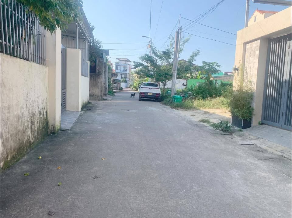 Tọa lạc tại vị trí đắc địa, dãy 2 đường Phạm Văn Đồng, Phường Nam Lý