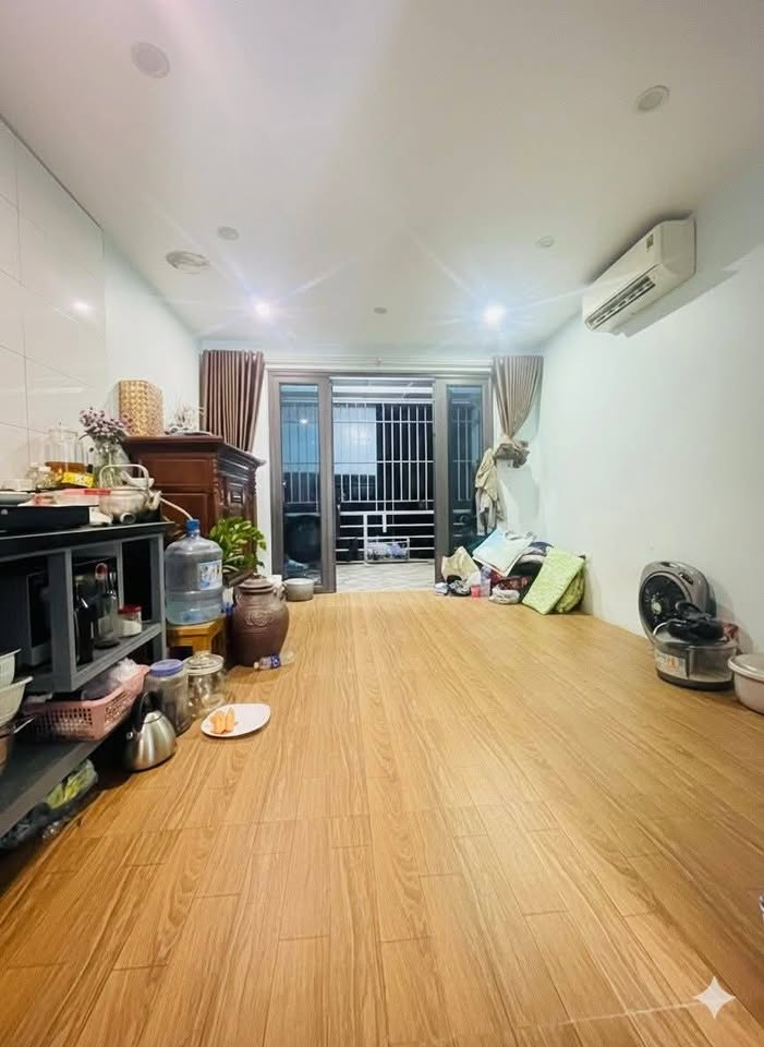 Nhà 5 tầng 27m2, 3.2 tỷ tại Hoàng Mai, Hà Nội full sổ sách