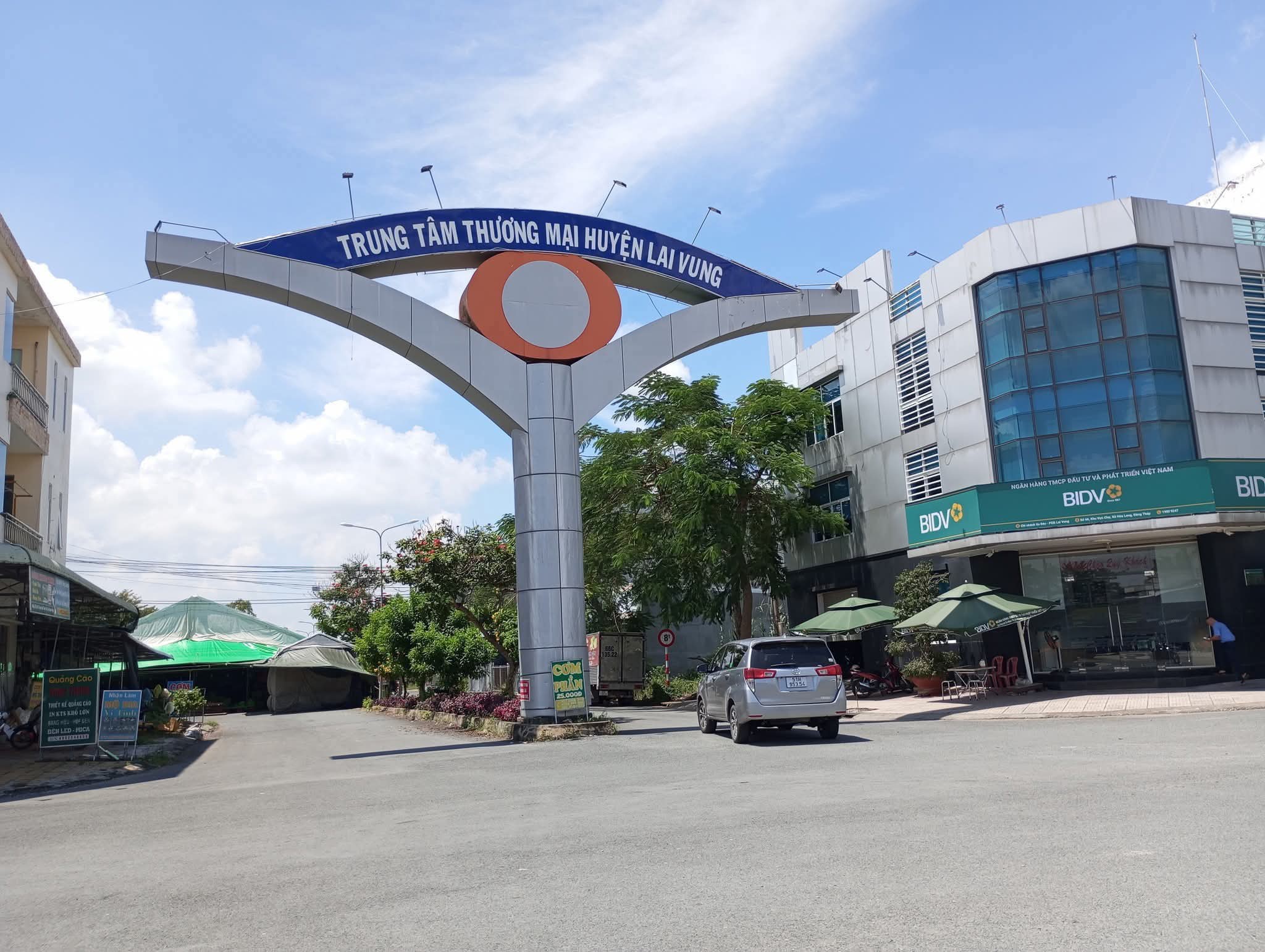 Nền đất gốc hai mặt tiền khu Sen Vàng, chợ Lai Vung, Hòa Long, Đồng Tháp