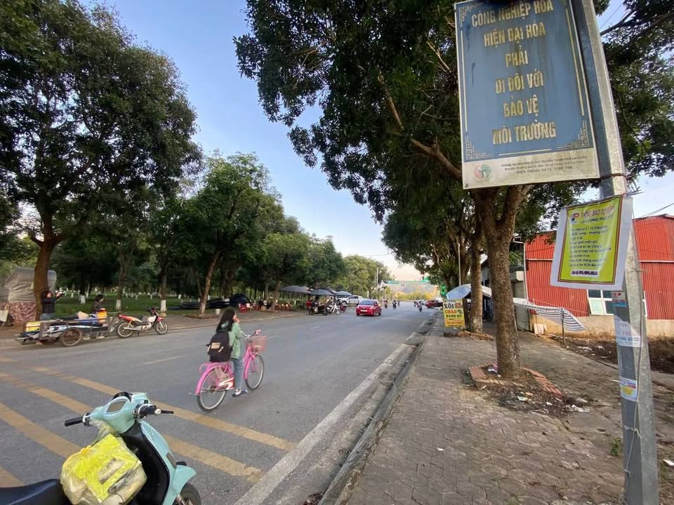 Nhà 3 tầng Nguyễn Văn Linh, sẵn khách bán đồ ăn sáng, tặng 50m2 đất vườn