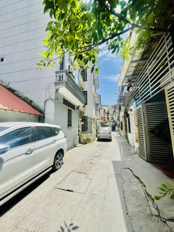 Nhà lô góc 5 tầng, ô tô tránh, giá thương lượng