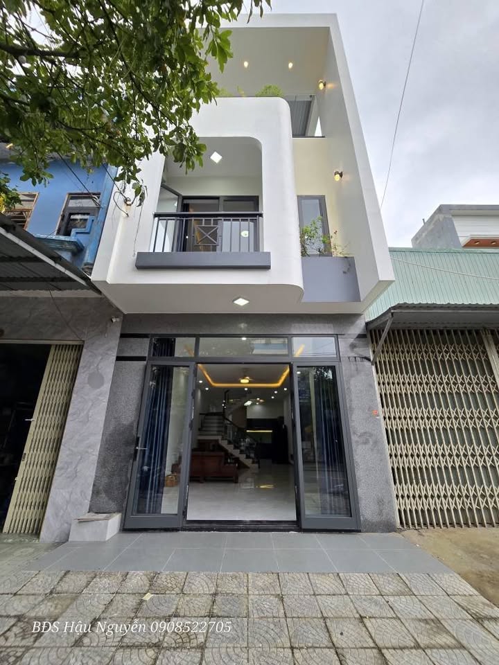 Siêu phẩm nhà đẹp 3 tầng mặt tiền đường Lê Thạch, Đà Nẵng