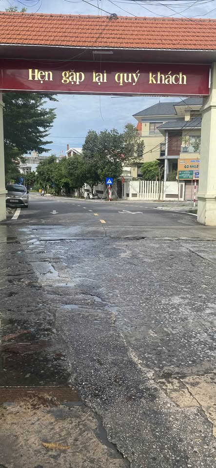 Bán đất vuông vắn 215m² ngay Cổng Chào Cống Bình Thuận, Móng Cái