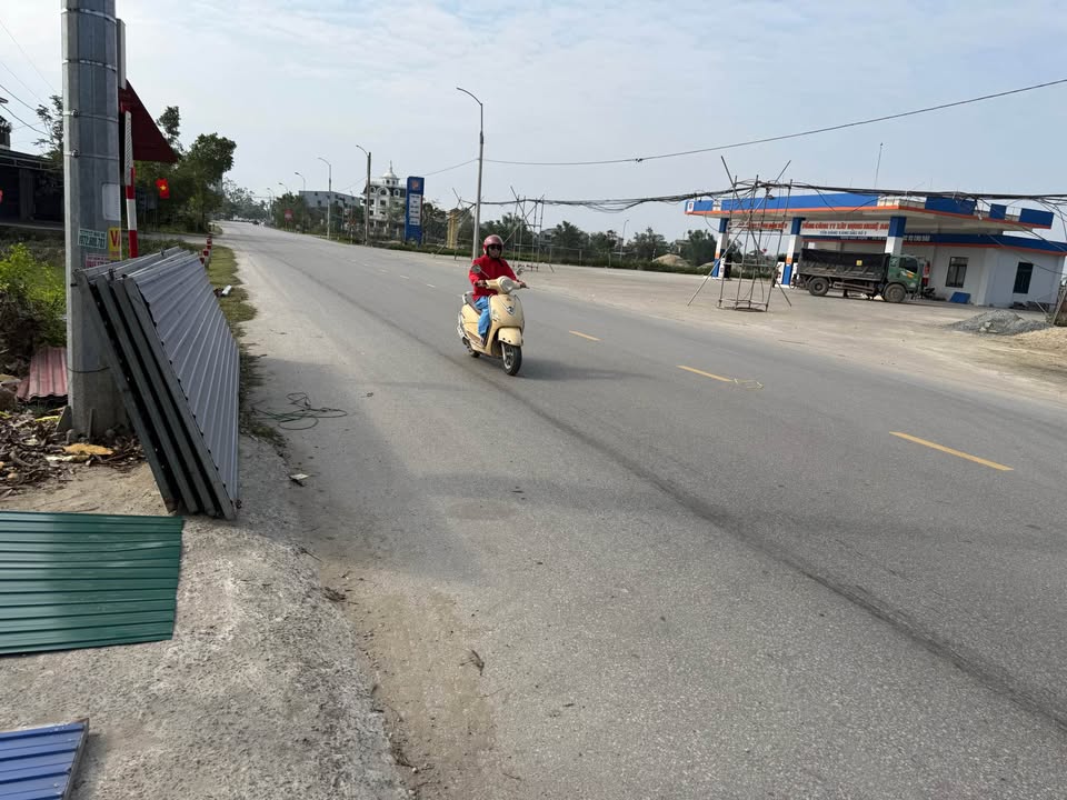 Siêu phẩm đất mặt đường Lê Viết Thuật, Vinh 393m2, thu nhập 10 triệu/tháng