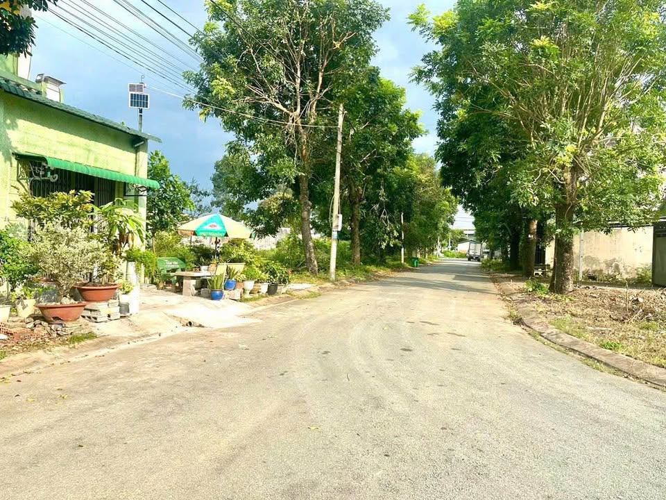 Nền đẹp khu dân cư Hoàng Long, Bến Lức, vị trí trung tâm, đường thông, dân cư đông đúc