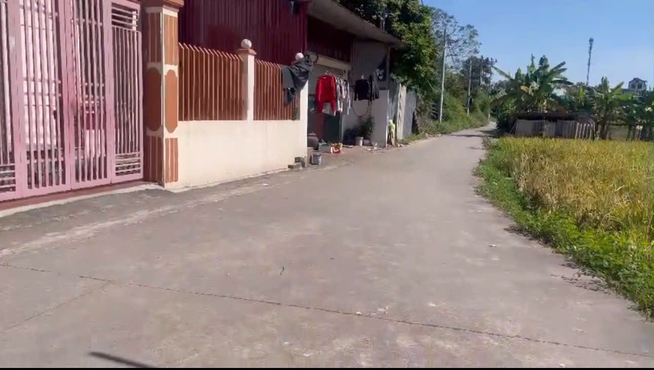 Bán lô góc xóm chung, 206m² thoáng đãng, sẵn dòng tiền 8 triệu/tháng