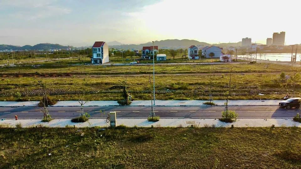 Đất vàng Thủy Dương 100m2, đường 15,5m, giá 3,35 tỷ, đầu tư là thắng