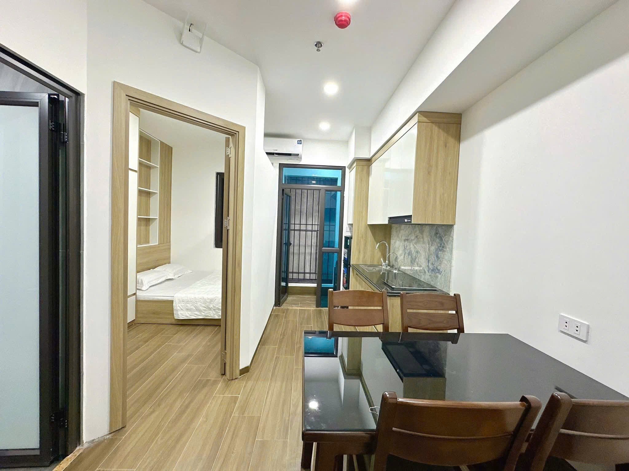 Tòa nhà 9 tầng hầm, dòng tiền 250 triệu/tháng, vị trí vàng Cầu Giấy