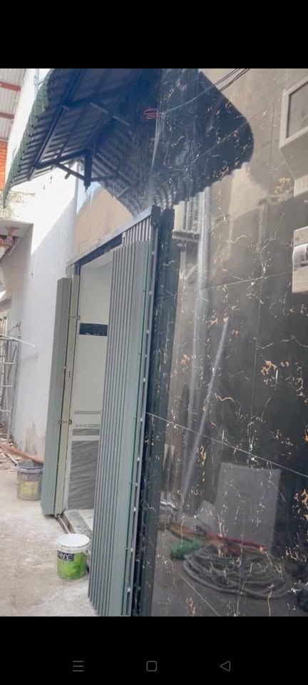 Cần bán căn nhà một trệt một lầu, vị trí đắc địa gần trường cấp 3 Nguyễn Hữu Tiến