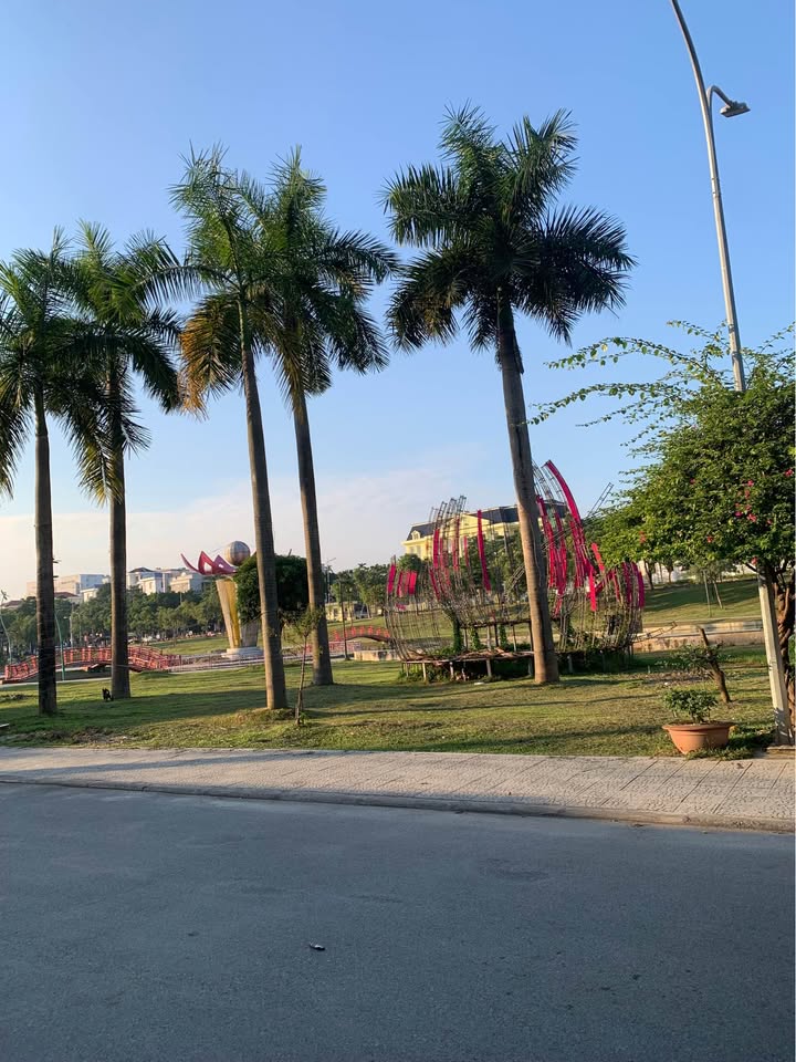 Mảnh đất quý giá tọa lạc bên hồ Đồng Cận, Vĩnh Phúc, mang đến hai mặt tiền rộng thoáng