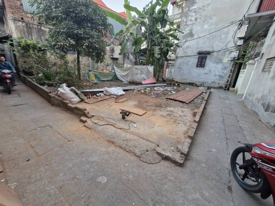 Bán đất lô góc, 3 thoáng, gần chợ Thanh Nhàn - Chỉ 1.1 tỷ