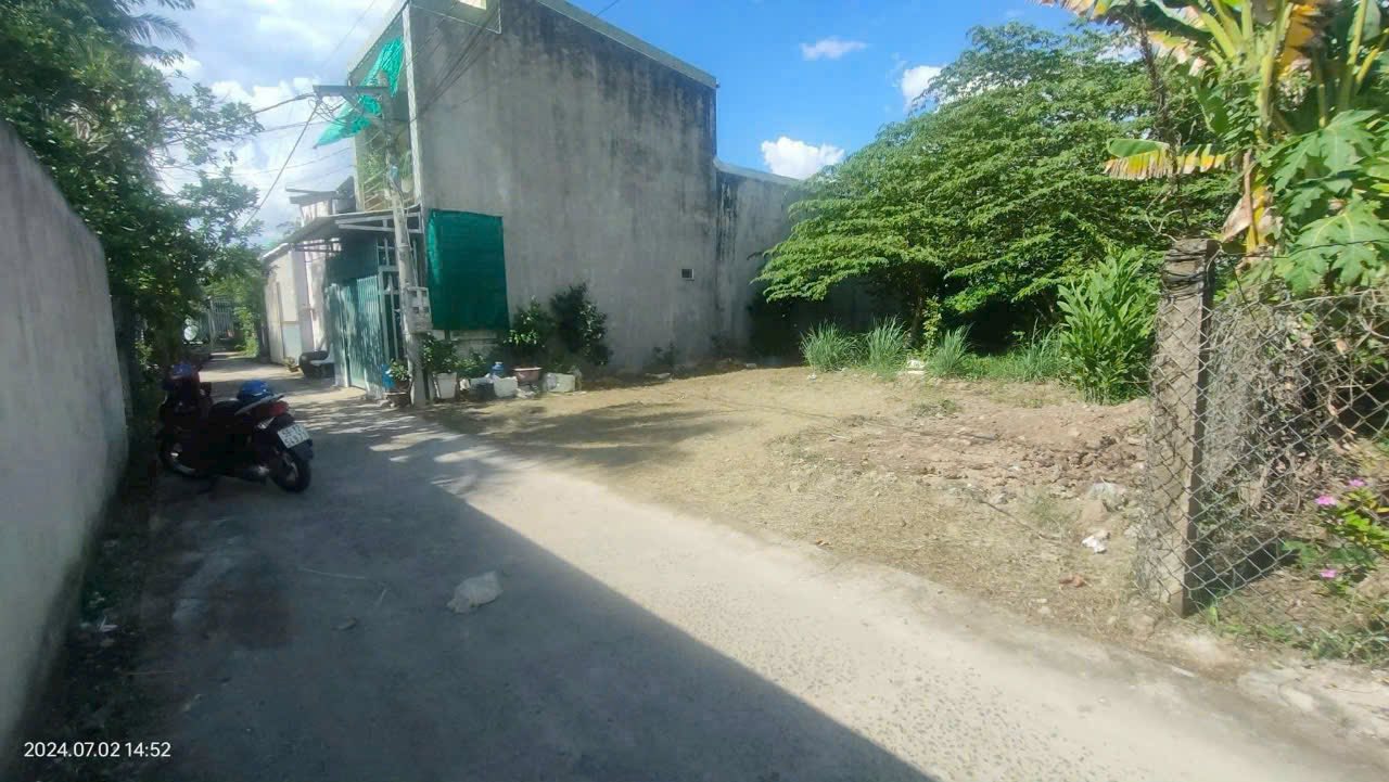 Bán đất nền sổ hồng, gần khu công nghiệp Giao Long, Bến Tre